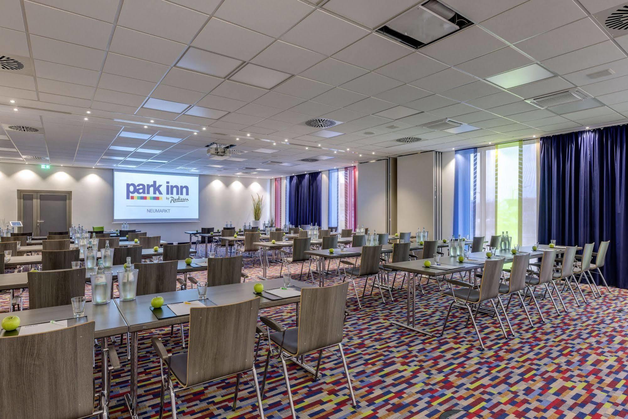 נוימרקט אין דר אוברפפלץ Park Inn By Radisson Neumarkt מראה חיצוני תמונה